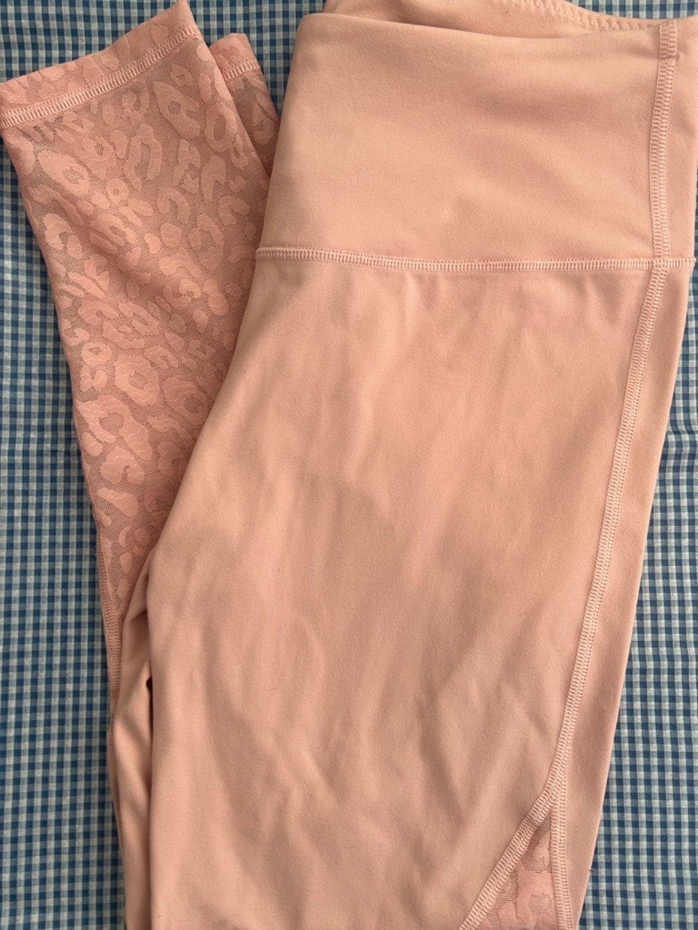 Blush Pink Leggings with Subtle Leopard Panel VICTORIA SPORT